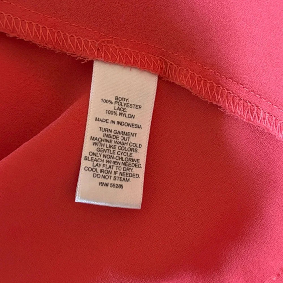 EXPRESS| Pretty Pink Flowy Cap Sleeve‎ Flowy Lace Trim Top Shirt Sz M - Picture 7 of 10